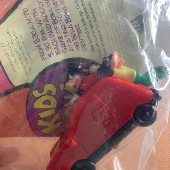 Burger King 1995 Disney Goofy & Max's Adventures Red Car Kids Meal Toy New - Picture 4 of 4